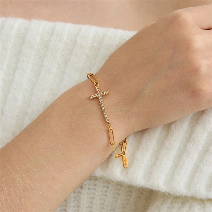 Minimalist Zircon Cross Chain Bracelet suppliers