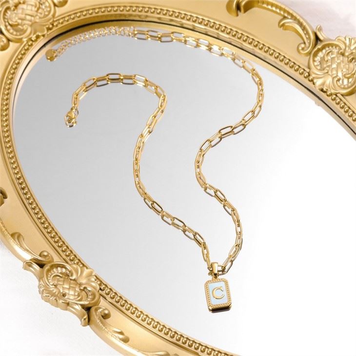chain link necklace with initial