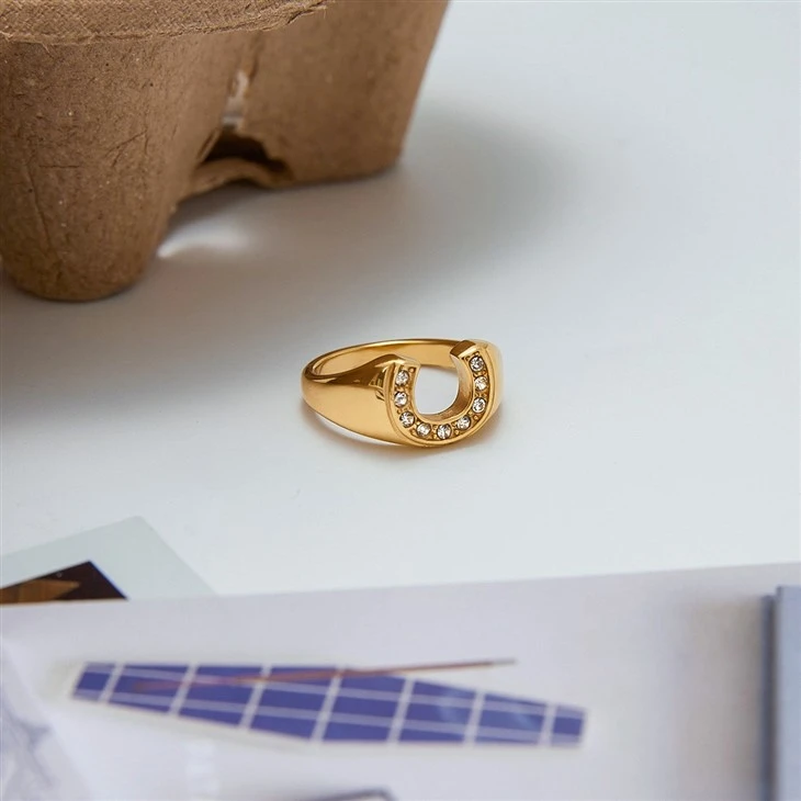 Bold U Band Ring best